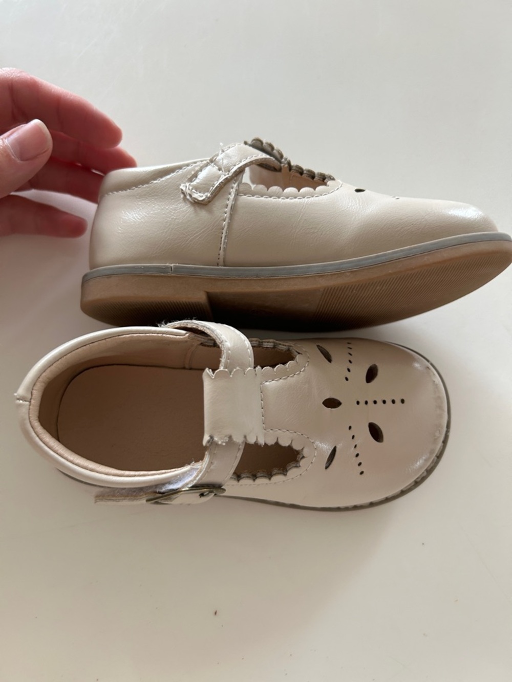 Girls Cream Leather Mary Jane Shoes with Cutout Detail